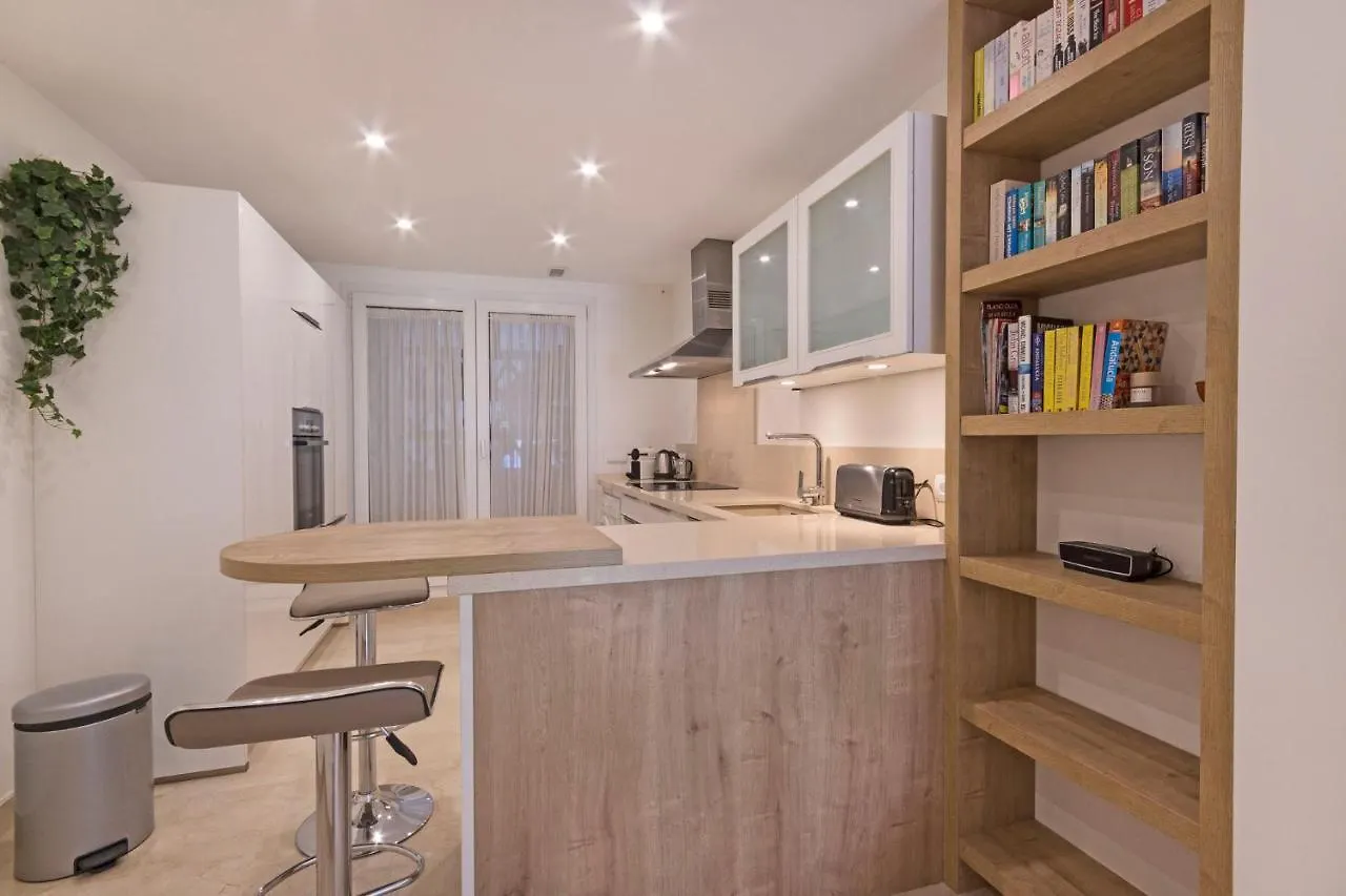 Las Canas Beach, Ground Floor First Line Beach, Marbella Golden Mile Apartment